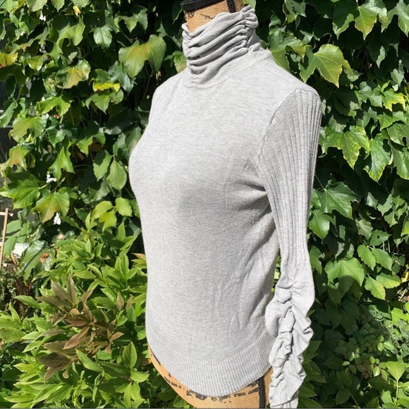 YOKI Gray Ruched Sleeve Turtleneck Sweater, M - Picture 2 of 7